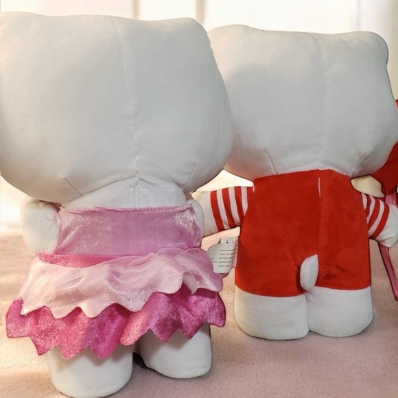 Hello Kitty Be Mine XOXO Valentine’s Day Plush Side Steppers Greeter Bundle Set - Picture 2 of 5